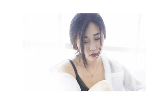 最浪漫的表白藏头诗8句给女生(我爱你诗词表白藏头诗)
