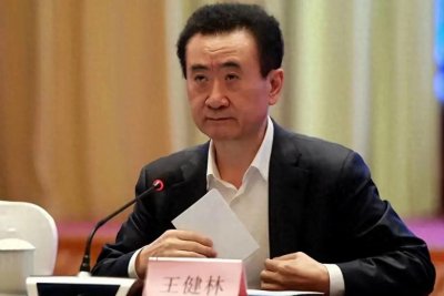 ​王健林与万达商业巨轮的风暴之旅