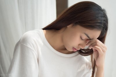 ​头晕想呕吐是什么原因（头晕目眩怎么办？经常出现头晕、恶心等是为什么？头晕