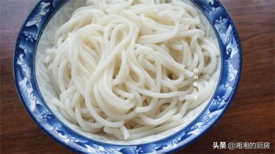 ​湖南米粉的家庭做法，没有任何添加剂，爽滑有弹性，再也不用买了