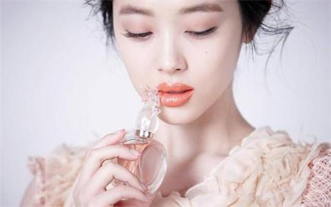 吵架对女朋友说了伤人的话怎么办