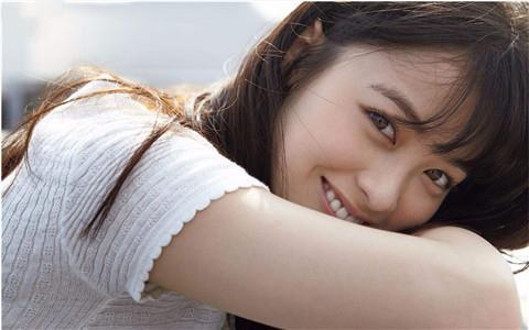 听听3个男人的观点：婚后老婆出轨一次，是否应该原谅她？