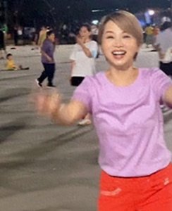 ​刘玉翠：重返舞台，绽放退休生活的艺术之花！