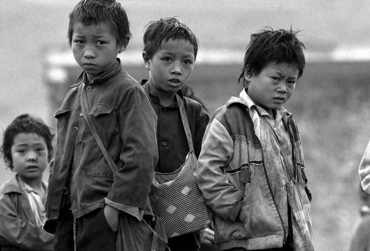 90年代贫困山区儿童照片：条件艰苦，眼睛充满对知识的渴望
