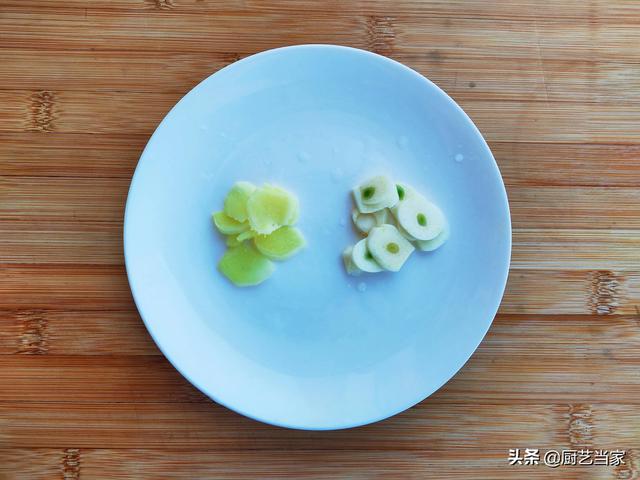 这才是熘肝尖的正宗做法（这样做熘肝尖滑嫩鲜香）(5)