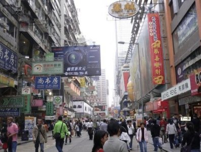 ​她是香港最富“包租婆”，手里两栋楼，一栋收租45亿一栋收100亿