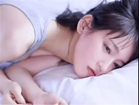 刚开始追女生需要天天联系吗?保持这个频率她会主动找你聊天