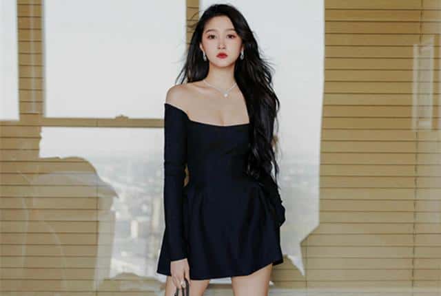 小黑裙搭什么鞋子好看-(黑色连衣裙搭配鞋子图片)