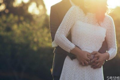 ​假装爱你的男人有四点 爱不爱你这些细节暴露了一切