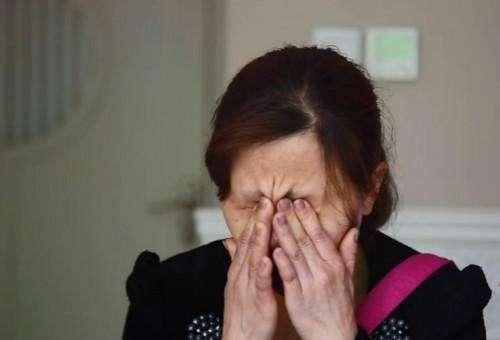 儿子14岁仍和妈妈睡一起，孩子的行为让妈妈后悔，分房睡很重要