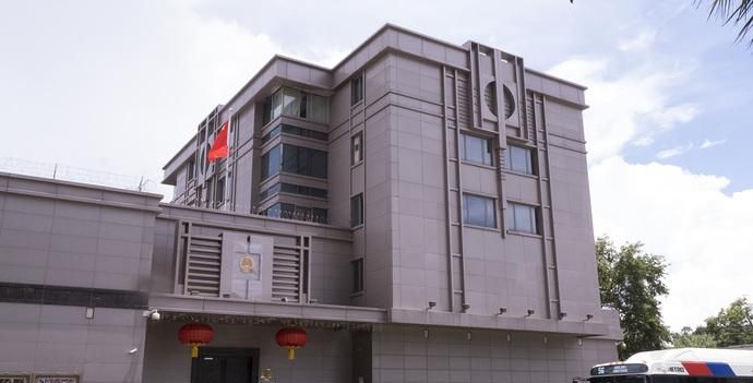 中国驻各国大使馆、领事馆总共有多少个