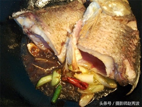 家常炖鲤鱼