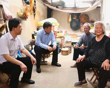 ​张佃虎到大店镇遍访贫困户