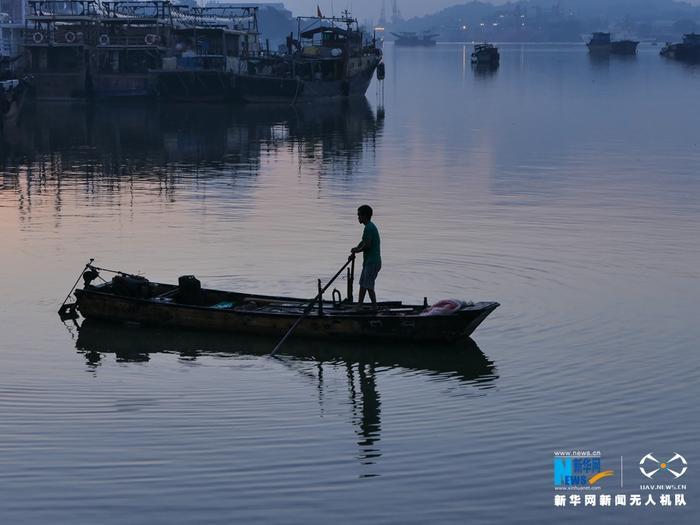 航拍渔民新村 城市里闹中取静