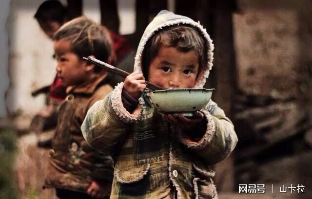 中国有多少贫困儿童上不起学(中国贫困儿童现状)