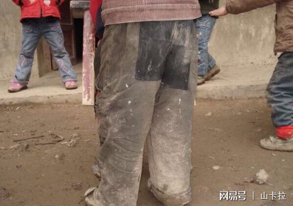 中国有多少贫困儿童上不起学(中国贫困儿童现状)