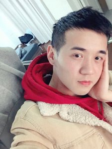 主播贝拉拉在酒吧遭人殴打,怒斥那些不作为的保安与疯狂的打人者