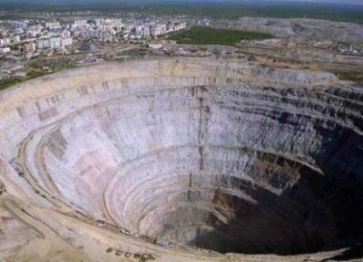 为什么杨利伟上太空时要带上手枪?曾有过惨痛教训!