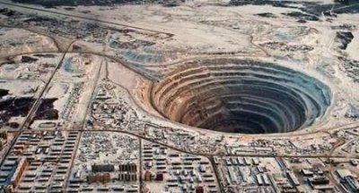 ​世界最长公路螺旋隧道双幅贯通