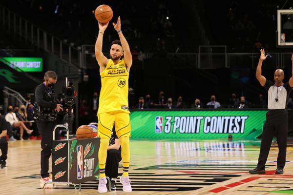 nba比赛一节多少分钟 库里加冕NBA历史三分王 nba比赛一节多少分钟 库里加冕NBA历史三分王