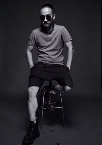 7年前骂哭张韶涵,给陶喆吴克群打0分,公开道歉后销声匿迹