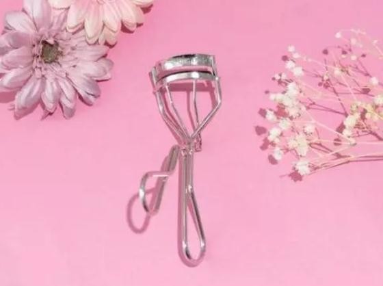 睫毛夹会夹断睫毛吗 睫毛夹为什么会夹断睫毛 睫毛夹会夹断睫毛吗 睫毛夹为什么会夹断睫毛