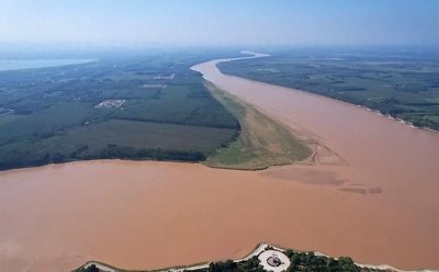 ​83年黄河震撼现神秘水晶棺，内里之物科学无法解释，真相引人深思