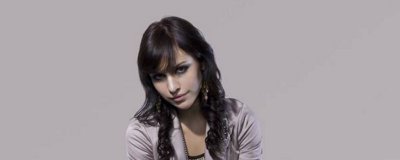 ​牛仔短裙配什么上衣