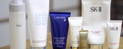 ​化妆品能不能放在行李箱托运 化妆品可以放行李箱里面托运吗