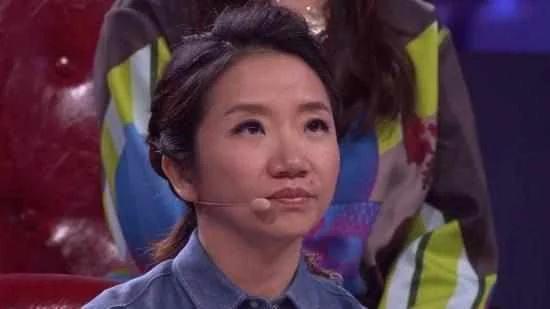 她给韩国人下跪，颁奖礼当面嘲讽范冰冰，如今被网友喊滚出大陆