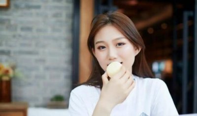 ​女生对你称呼您是什么意思？是不是保持距离