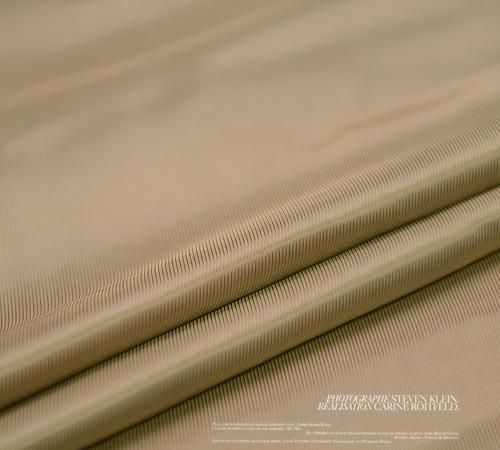 衣服内衬露出来了,怎么办