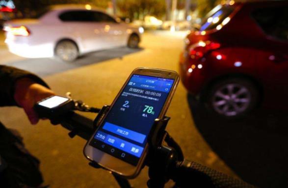 半夜在街头做“代驾”的人，一个月能赚多少钱？答案意想不到