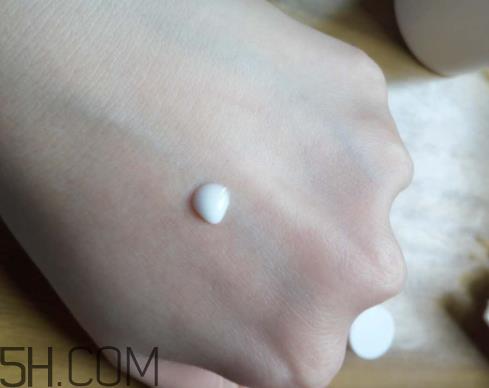 贝美金缕梅水油平衡清爽喷雾爽肤水怎么样?多少钱? 贝美金缕梅水油平衡清爽喷雾爽肤水怎么样?多少钱?