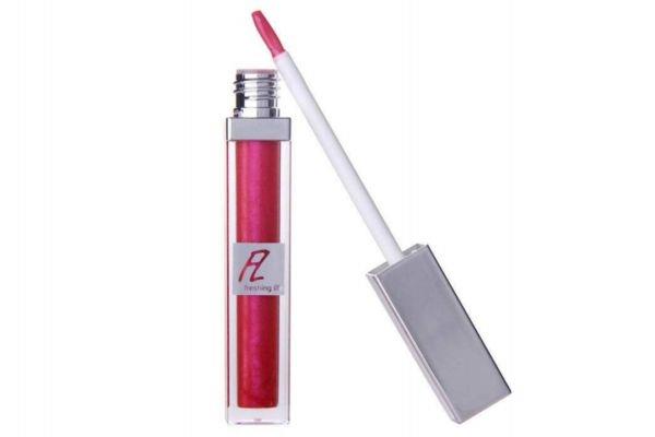 唇彩和唇膏有什么区别 唇彩和唇膏哪个持久 唇彩和唇膏有什么区别 唇彩和唇膏哪个持久