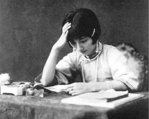 民国的四大美女,一个疯、一个自杀、一个婚姻不幸、只有她完美!