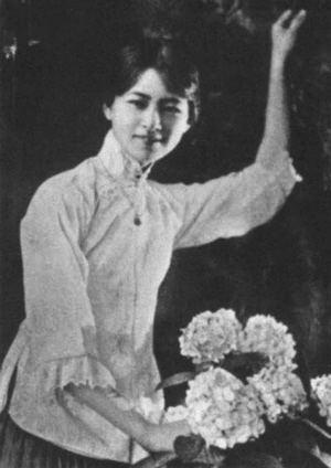 民国的四大美女,一个疯、一个自杀、一个婚姻不幸、只有她完美!