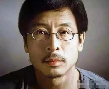 ​冷军画的2个破旧发动机，横着放卖198万，竖着放卖1897万，为啥？