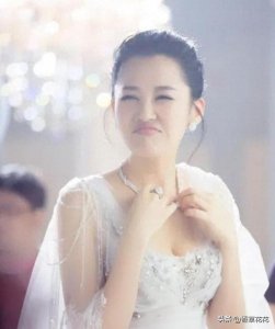 ​55岁的她风韵犹存老少通吃，至今都未婚的许晴真是越老越有感觉！