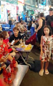 带你去看看越南胡志明市范五老街有多火爆!