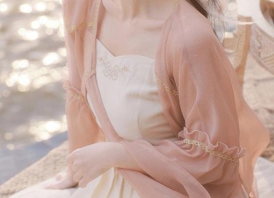 ​女大三抱金砖女大三十送江山女大三百送仙丹还有什么？