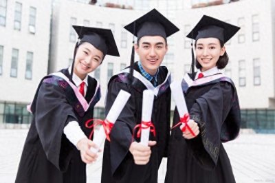 ​大学毕业一般多少岁？