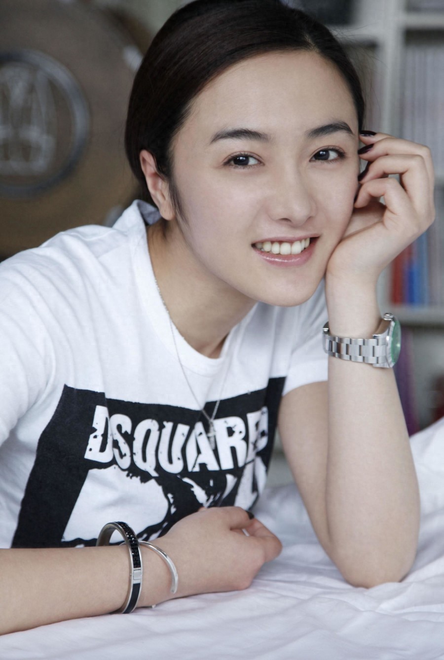 她的美貌让孙红雷惊呆,曾主演《毕业时刻》《神探狄仁杰2》等