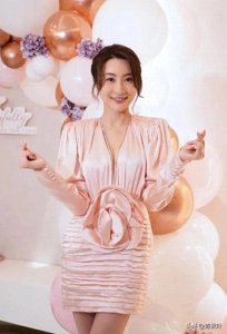 ​哇塞！朋友圈里藏着林夏薇不为人知的事儿？