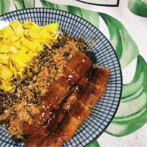 ​店里60.70的一碗鳗鱼饭，自己做只要花十几块就可以搞定